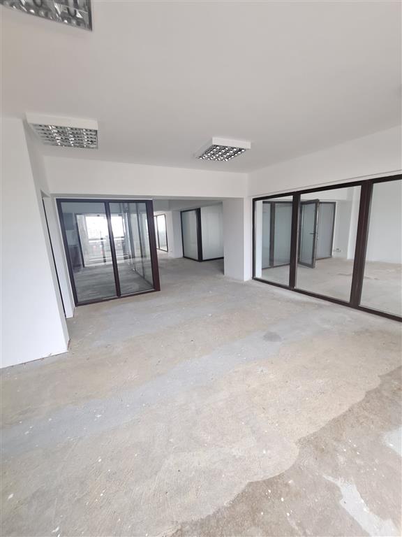 540 sqm commercial space for long term rental, Unirii Sq