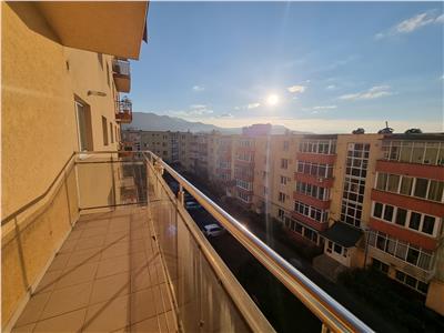 Apartament in bloc nou in Tractorul pretabil si regim hotelier