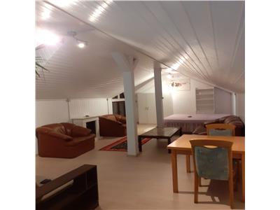 Casa 11 camere cu 4000 mp teren de vanzare in Moreni, Dambovita