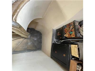 Apartament 3 camere, in vila fara risc seismic, de vanzare in Bucuresti, Victoriei