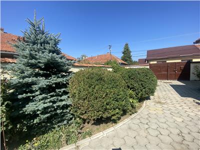 Casa cu gradina, garaj, pivnita, foisor in zona linistita Brasov