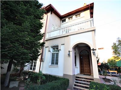Wing of a perfect villa for living with private pool and garden, central location, Bucharest